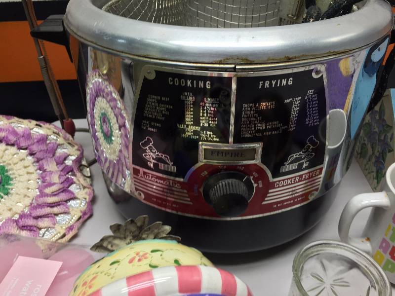 lot 36 image: KITCHEN ITEMS