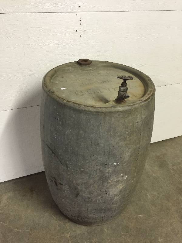 lot 40 image: STANDARD OIL 55 GALLON DRUM VINTAGE