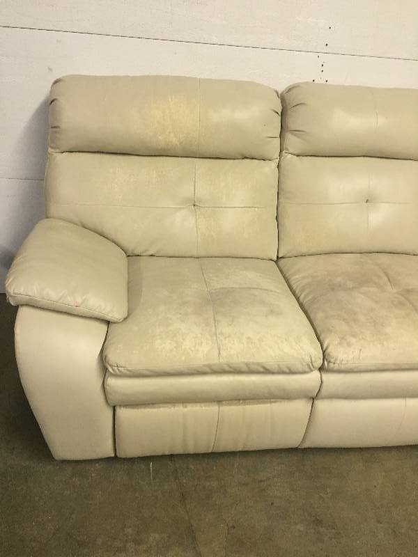 lot 74 image: LEATHER COUCH, RECLINERS AT BOOTH END