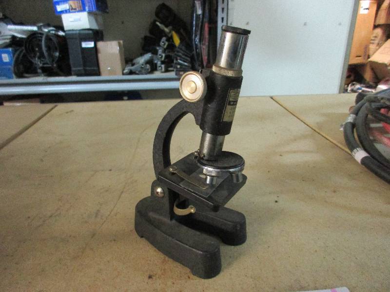 Microscope