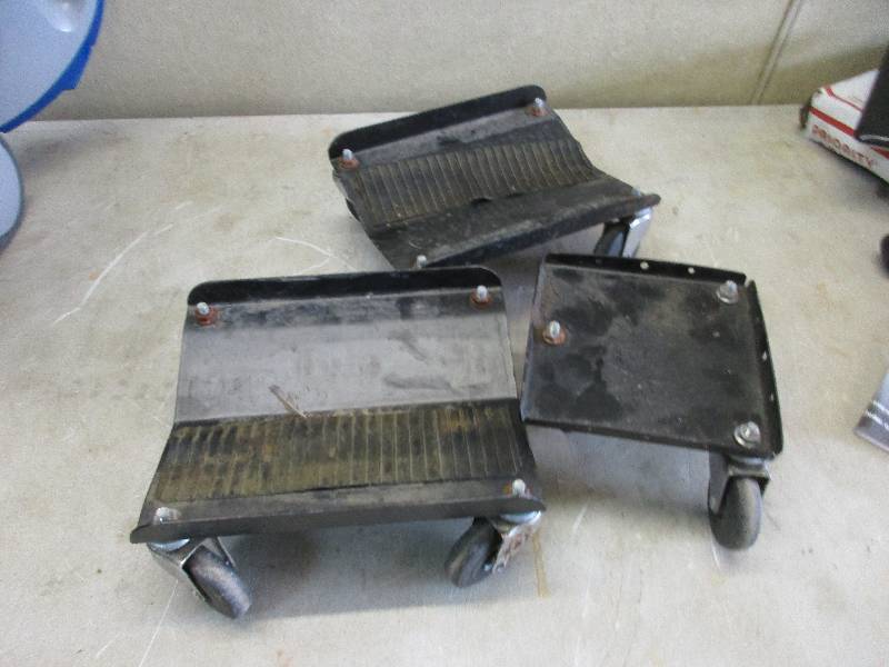 Snowmobile dollies