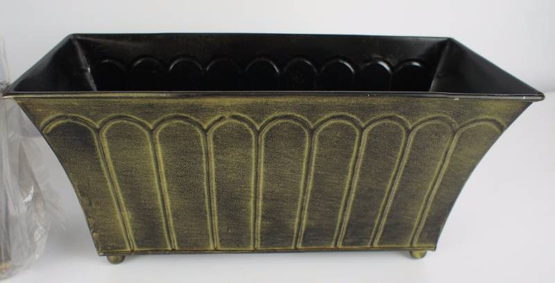 lot 837 image: Elegant Expressions Metal Green  Brown Planter
