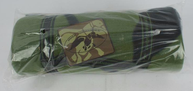 lot 491 image: Duck Commander Fleece Throw - Green