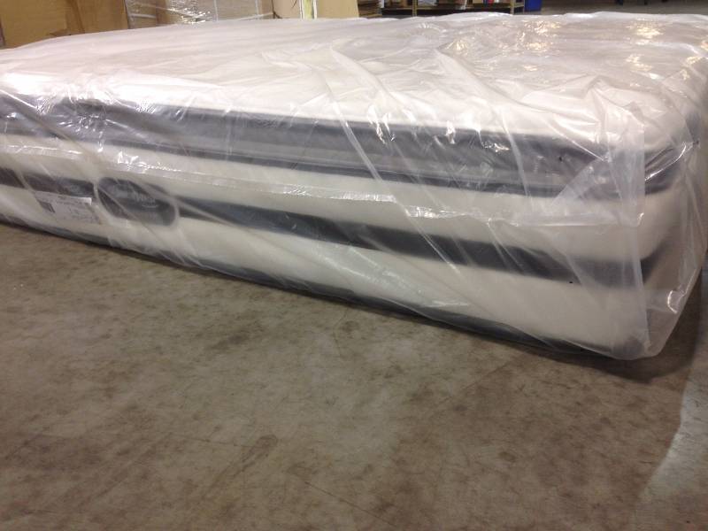 lot 139 image: King Simmons Beautyrest Vanderbilt Collection Plush Pillowtop Mattress