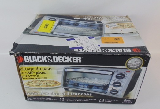 lot 309 image: Black & Decker TO1313SBD 4-Slice Toaster Oven - SilverBlack