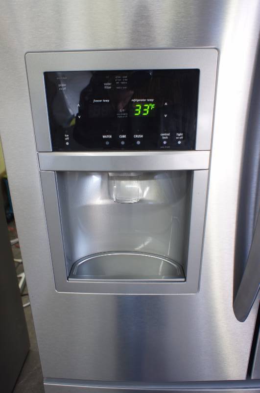 lot 3 image: Frigidaire Refrigerator Model #(FGHB2844LF7)