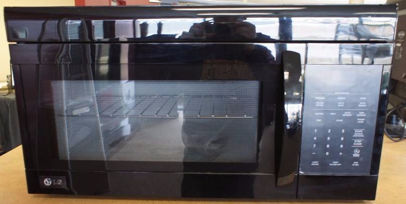 lot 17 image: LG Microwave Model #(LMV1831SB)