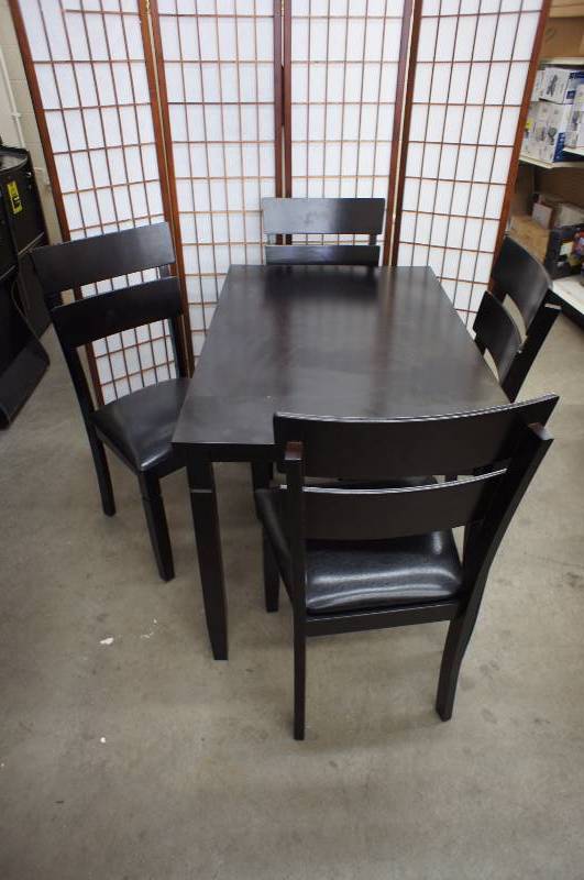 lot 26 image: Dining Table & Matching Chairs
