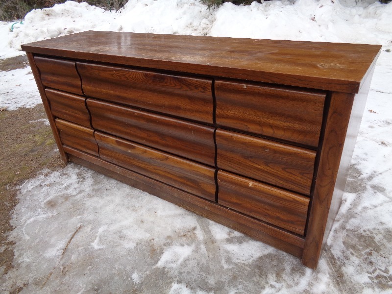 9 Drawer Dresser