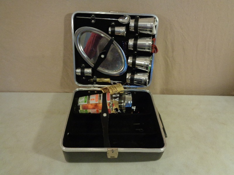 Bar Set in Hard Case