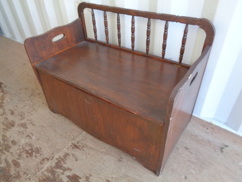 Cute Bench with Storage