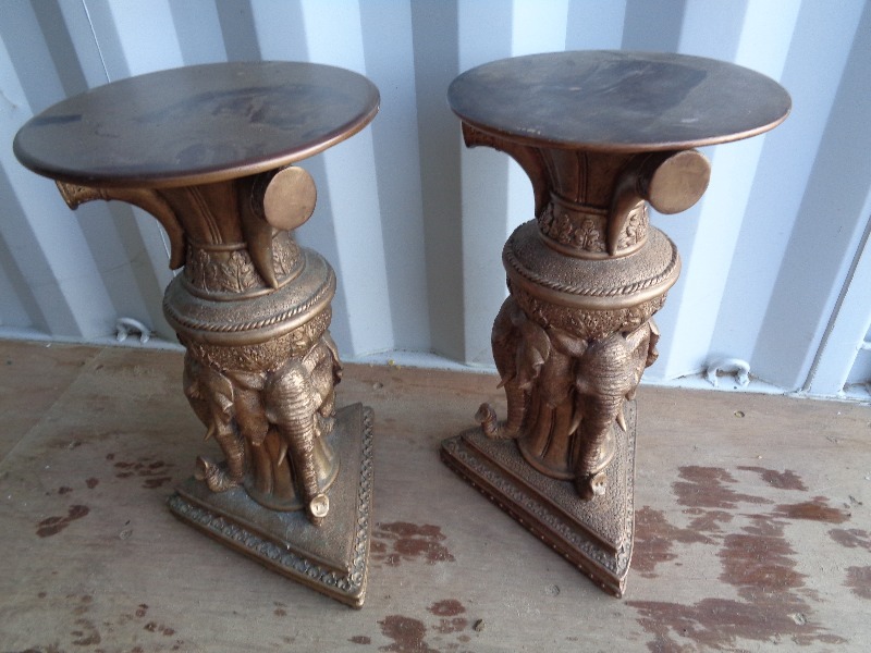 2 Elephant Themed Pillars