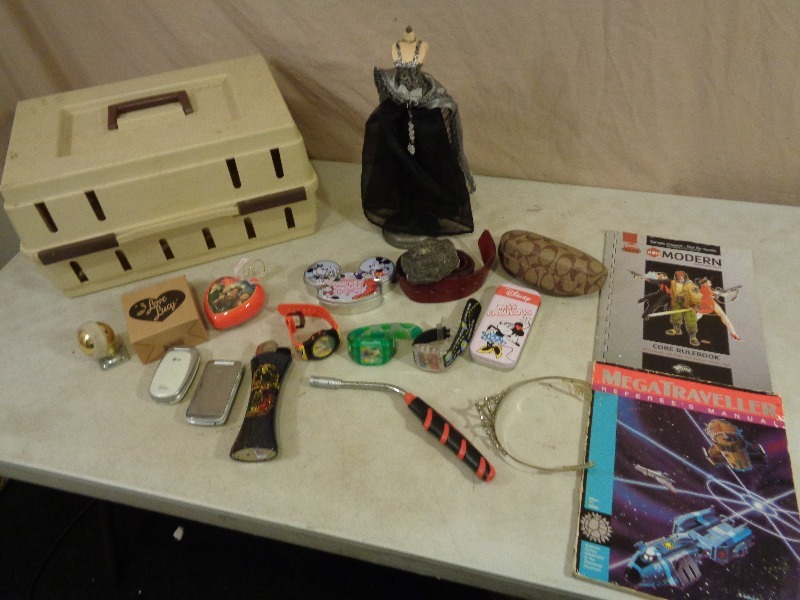 Pet Kennel and Collectibles