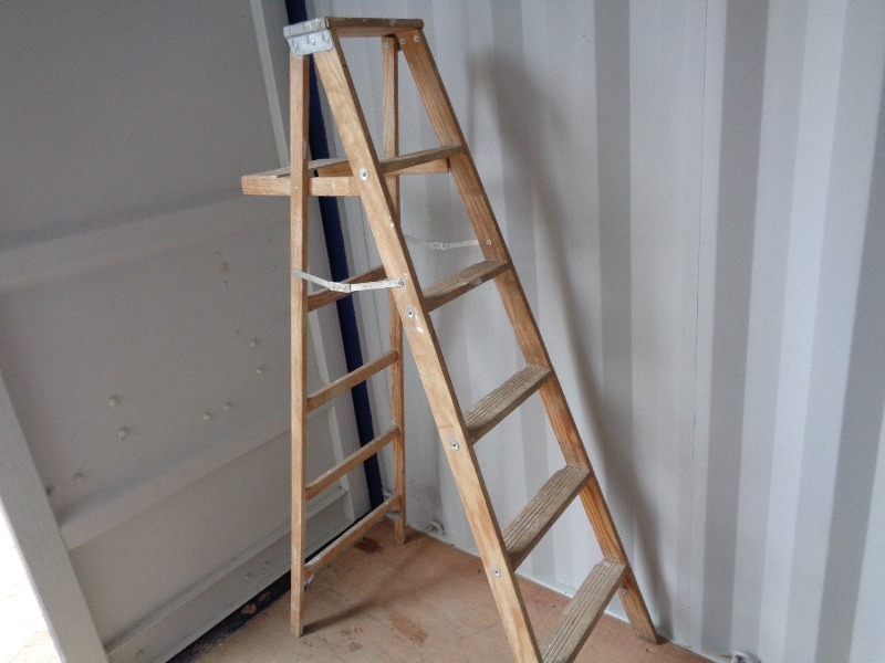 Wood Step Ladder