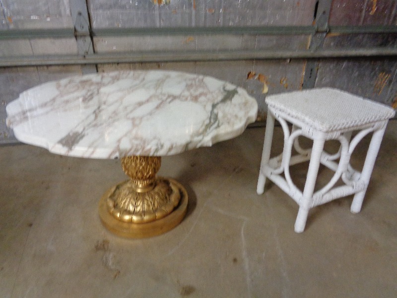 2 Sides Tables
