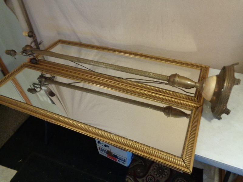 2 Mirrors and Lamp