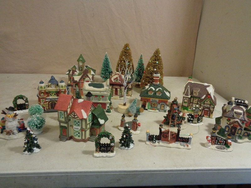 Mini Christmas Houses and Accessories