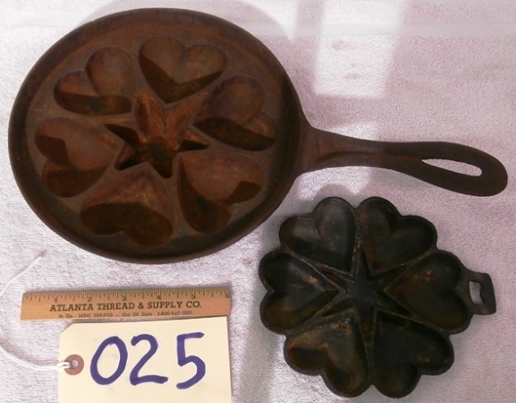 lot 25 image: Pair of Cast Iron Corn Bread or Muffin Pans