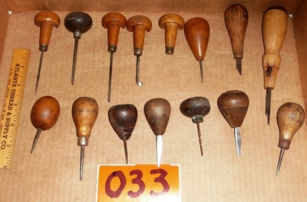lot 33 image: 14 Vintage Metal Engraving Tools