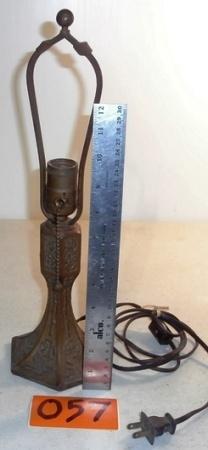 lot 57 image: Nice Vintage Cast Iron Dresser Lamp