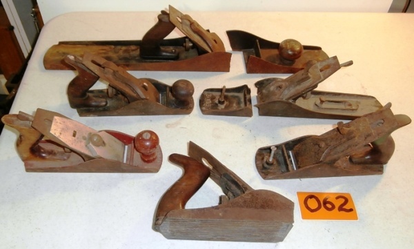 lot 62 image: 5 Vintage Woodworkers Planes