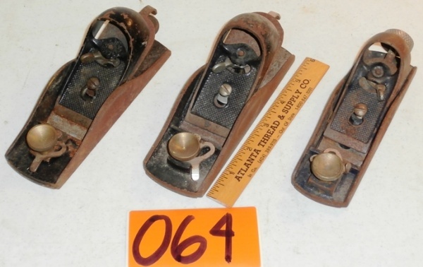 lot 64 image: 3 Vintage Block Planes