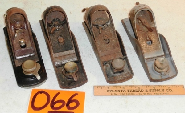 lot 66 image: 4 Vintage Block Planes