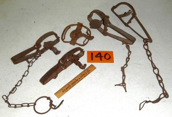 lot 140 image: 5 Vintage Leg-Hold Animal Traps