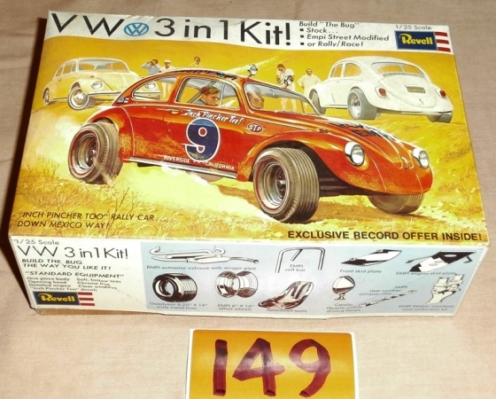 lot 149 image: Revell VW 3 in 1 Volkswagen Plastic Car Kit