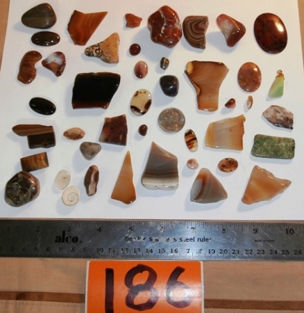 lot 186 image: Lot of Polished Agates and Other Stones