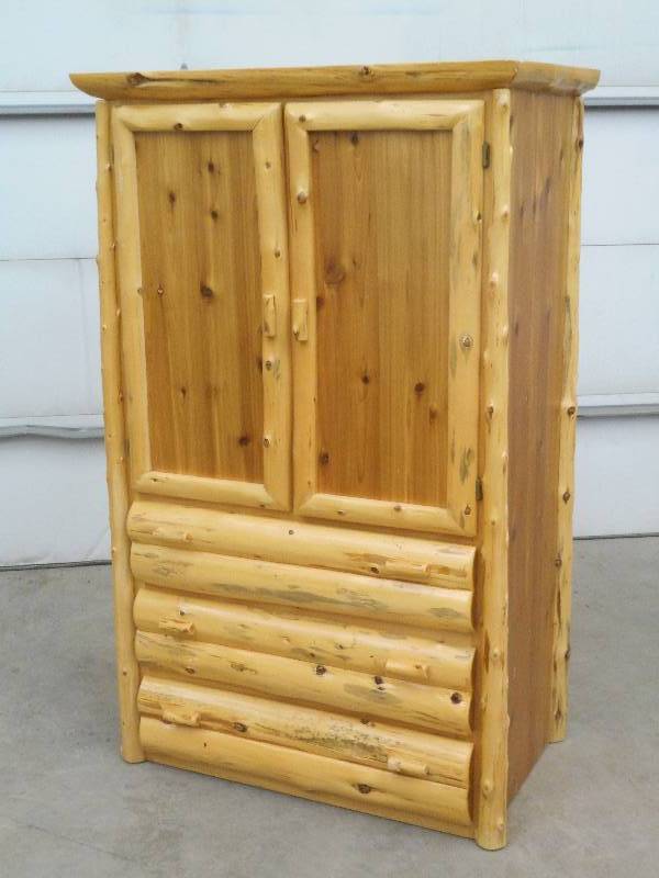 lot 4 image: Whalen Woods Handmade Wardrobe, 3-B...