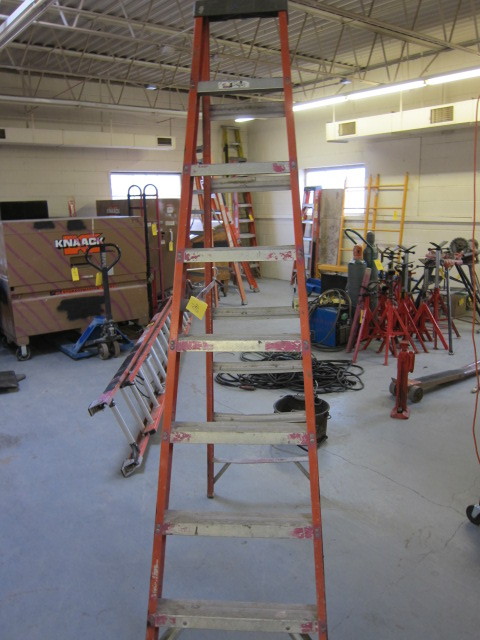 Louisville Fiberglass Ladder