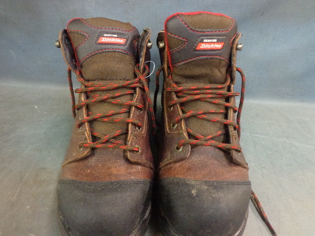 lot 65 image: Steel toe Boots