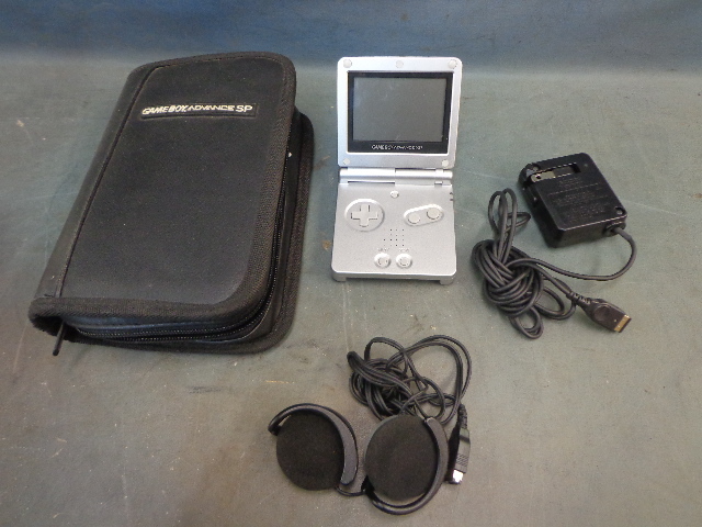 lot 11 image: Nintendo Gameboy Advanced SP