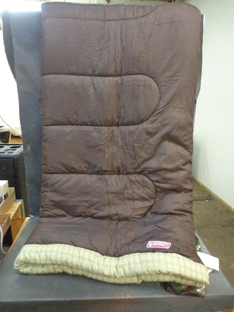 lot 30 image: Coleman Roanoke Sleeping Bag