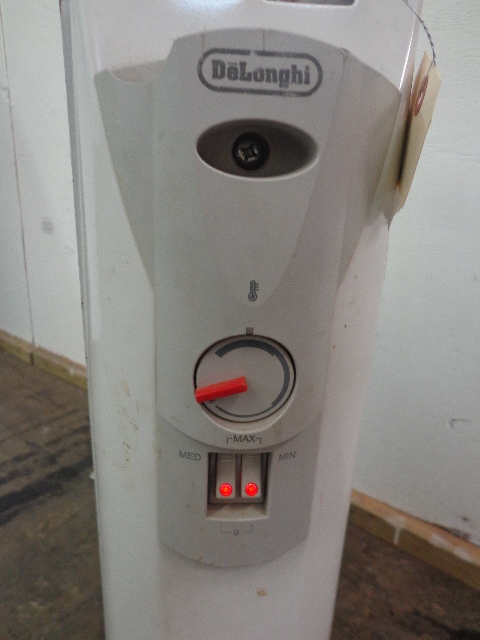 lot 40 image: Delonghi Radiator Air Heater