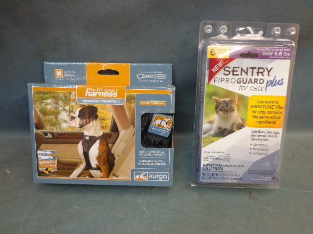 lot 54 image: Sentry Guard For Cats & Tru-Fit Harness For Dogs