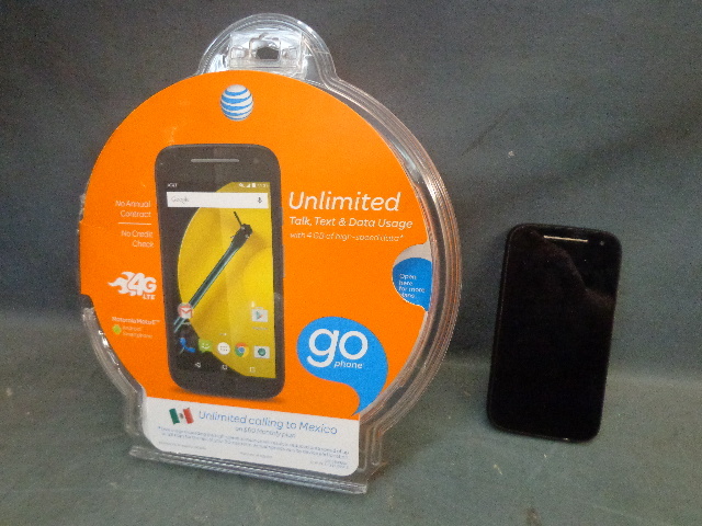 lot 57 image: 4G LTE Motorola Phone
