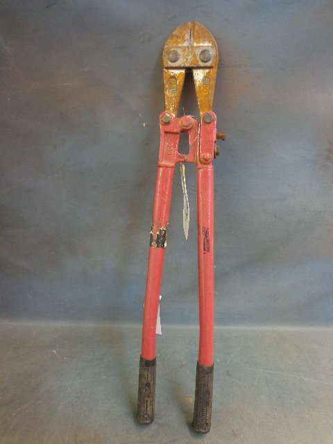 lot 61 image: 24 Bolt Cutters
