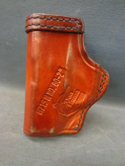 lot 126 image: Dun Hume Leather Goods Pistol Holster