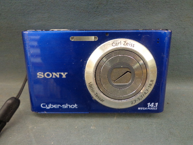 lot 124 image: Blue Sony Cyber-Shot Digital Still Camera