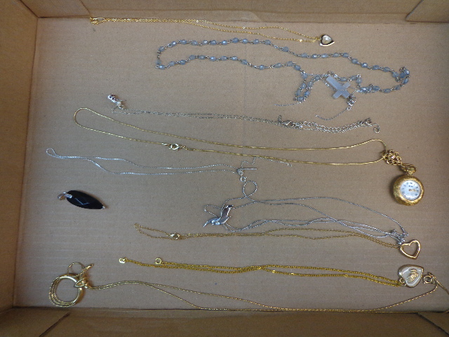 lot 158 image: Jewelry, 9 Necklaces