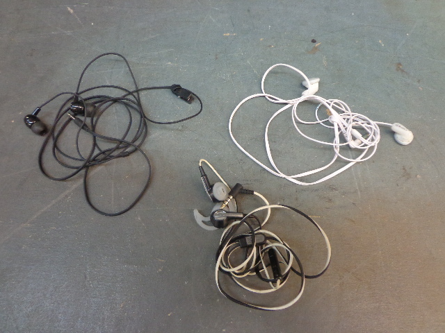 lot 163 image: 3 Sets Of Ear Buds