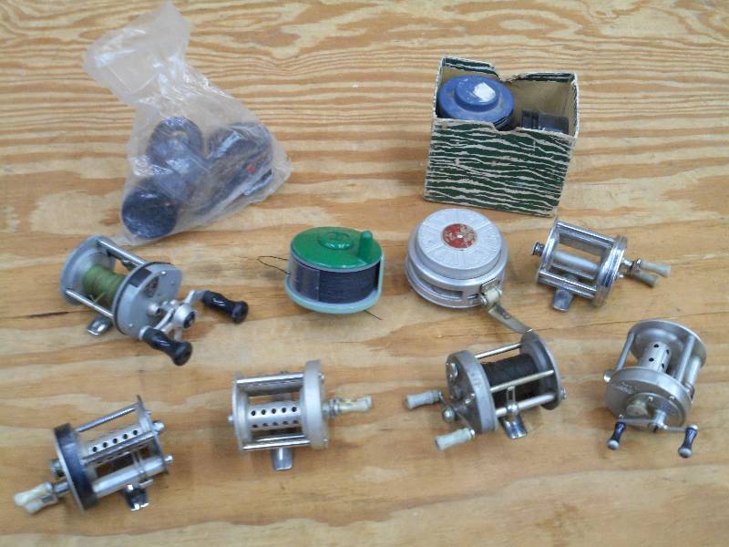 Box Of (7) Vintage Casting Reels & ...