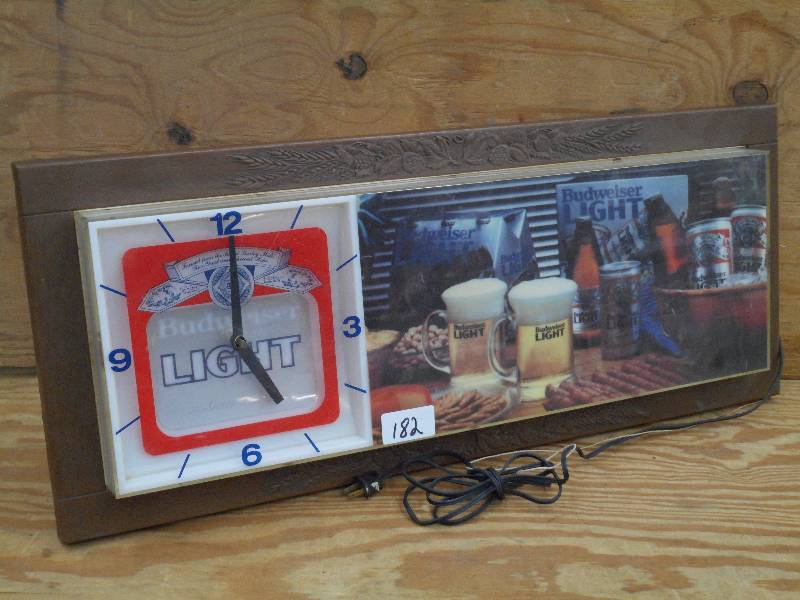 Bud Light Lighted Wall Clock ...