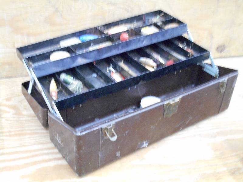 Vintage Heddon Steel Tackle Box Wit...