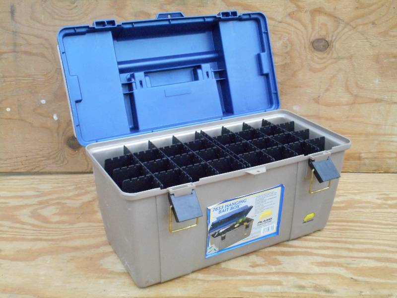 Plano 7563 Hanging Bait Station Box...