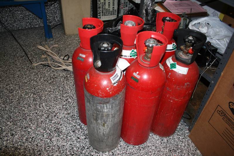 Lot of 6 CO2 Tanks