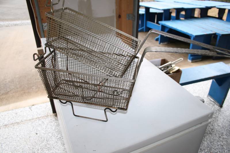 Lot of 6 stainless fry baskets