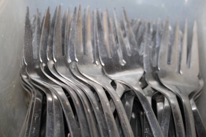 Lot of 95 stainless forks